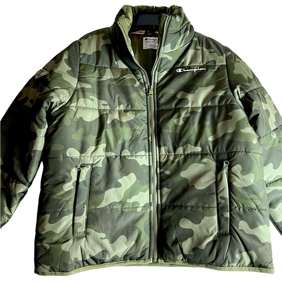 Champion Camouflage Puffer Jacket Size L NWT - Picture 3 of 8